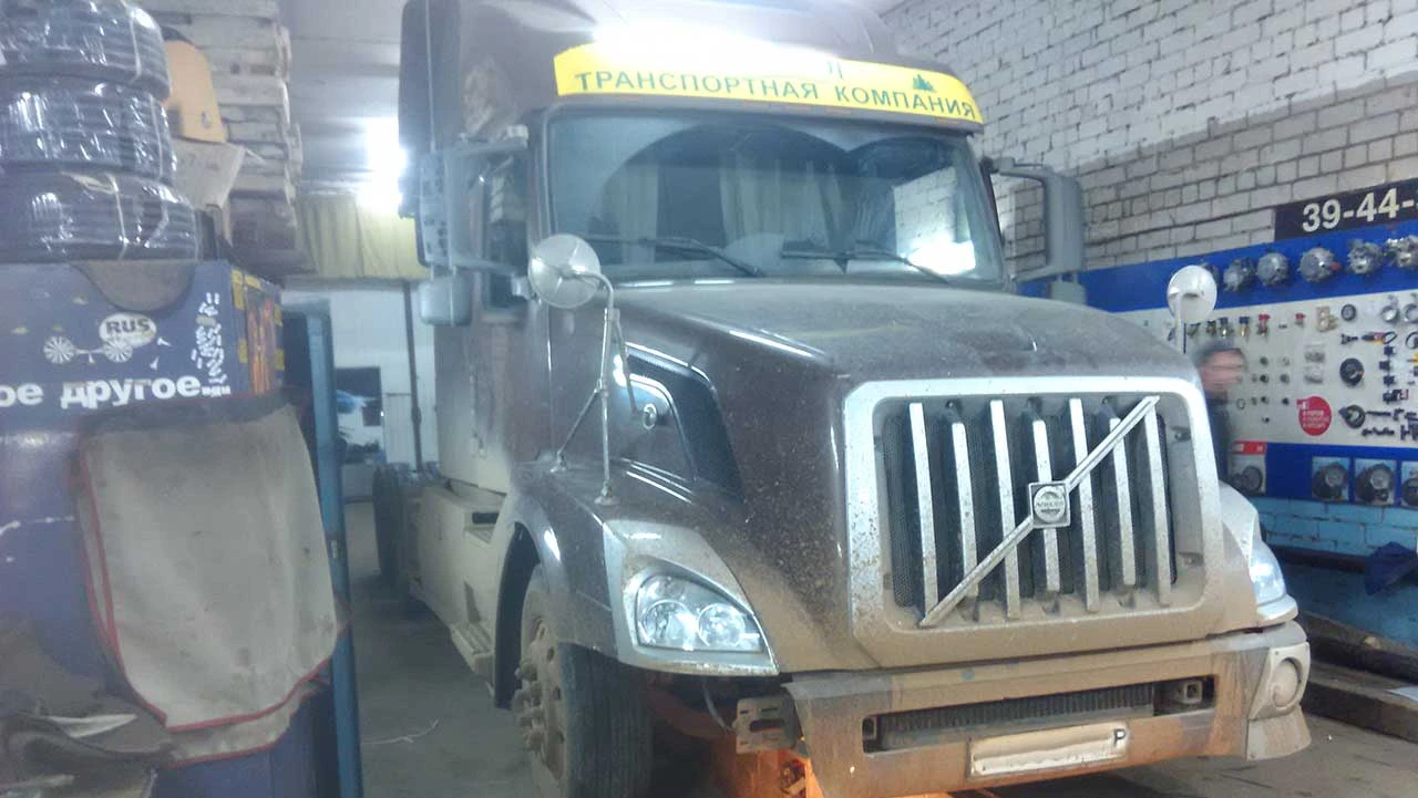 Пример установки на Тягач VOLVO VNL64T (Американец)
